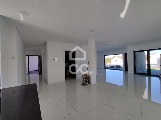 Moradia T4 para Venda em Bustelo Foto 16