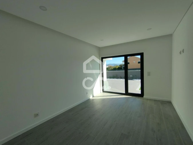 Moradia T4 para Venda em Bustelo Foto 26