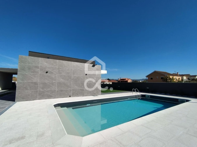 Moradia T4 para Venda em Bustelo Foto 38