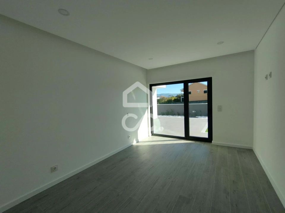 Moradia T4 para Venda em Bustelo Foto 26