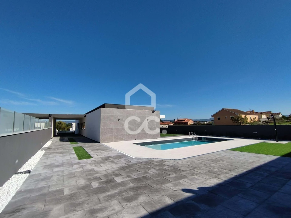 Moradia T4 para Venda em Bustelo Foto 37