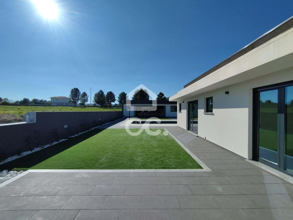 Moradia T4 para Venda em Bustelo Foto 6