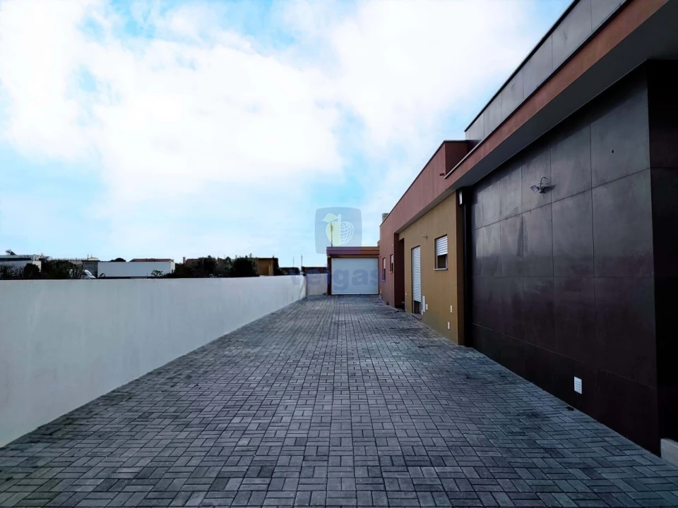 Moradia T4 para Venda em Alhos Vedros Foto 3