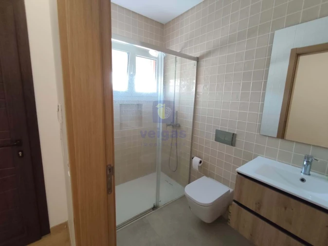 Moradia T4 para Venda em Alhos Vedros Foto 13