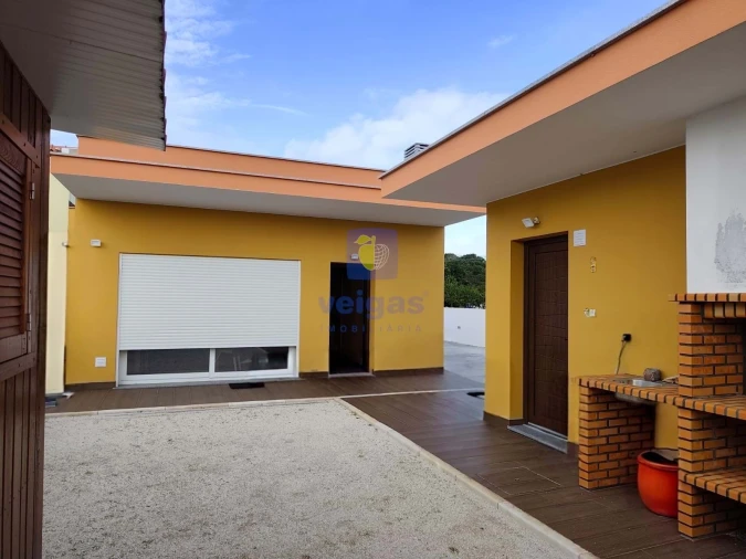 Moradia T4 para Venda em Alhos Vedros Foto 5