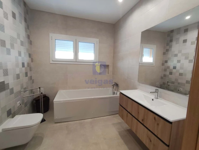 Moradia T4 para Venda em Alhos Vedros Foto 25