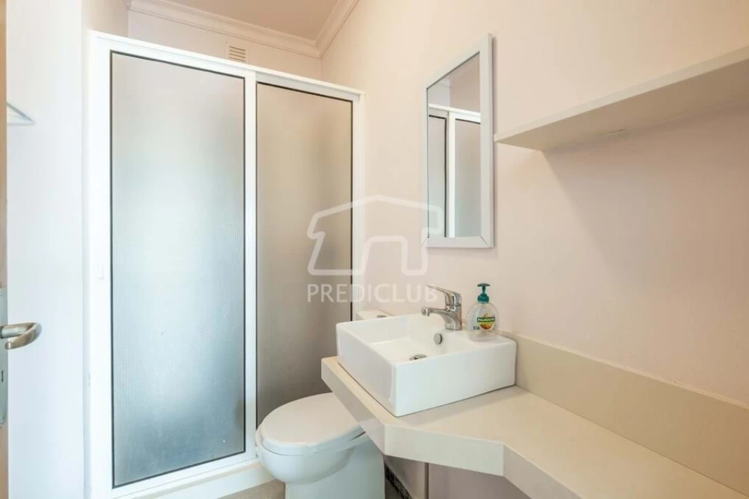 Moradia T5 para Venda em Arco da Calheta Foto 19