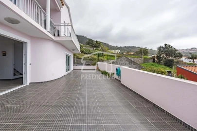 Moradia T5 para Venda em Arco da Calheta