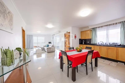 Moradia T5 para Venda em Arco da Calheta