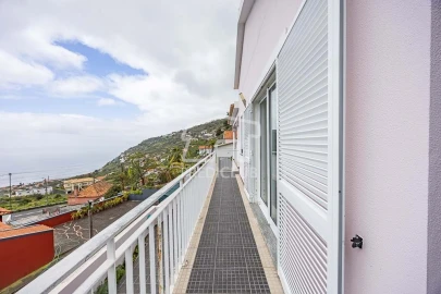 Moradia T5 para Venda em Arco da Calheta