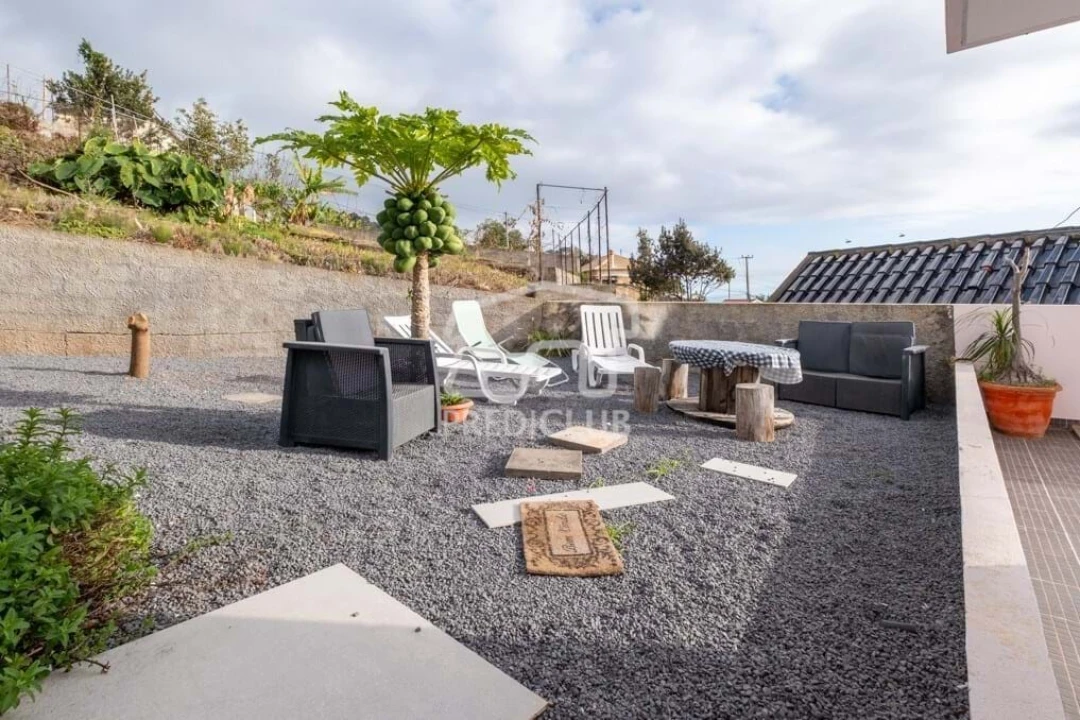 Moradia T5 para Venda em Arco da Calheta Foto 5