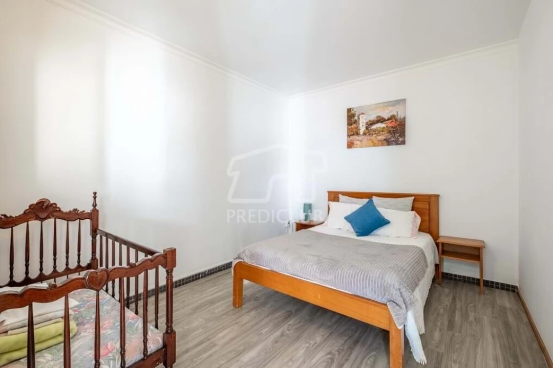 Moradia T5 para Venda em Arco da Calheta Foto 21