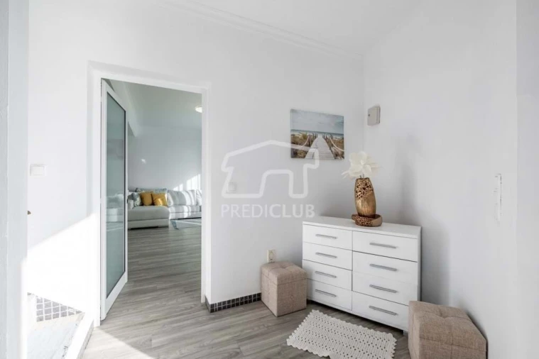 Moradia T5 para Venda em Arco da Calheta Foto 16