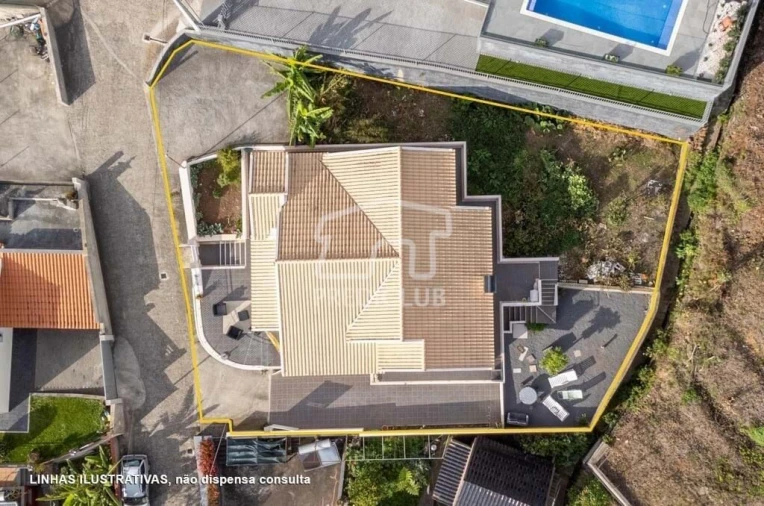 Moradia T5 para Venda em Arco da Calheta Foto 31