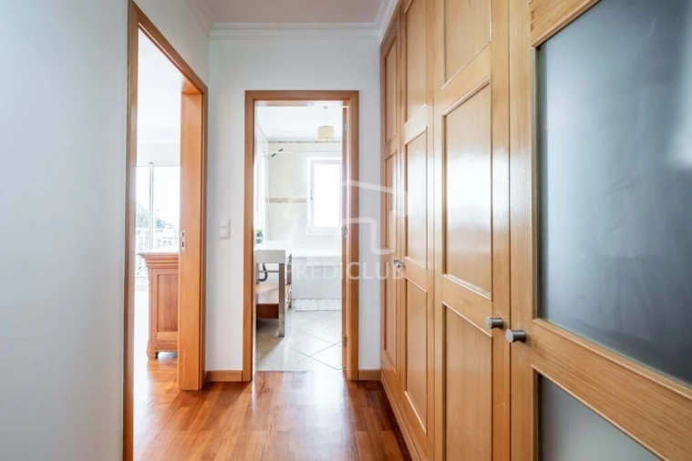 Moradia T5 para Venda em Arco da Calheta Foto 23