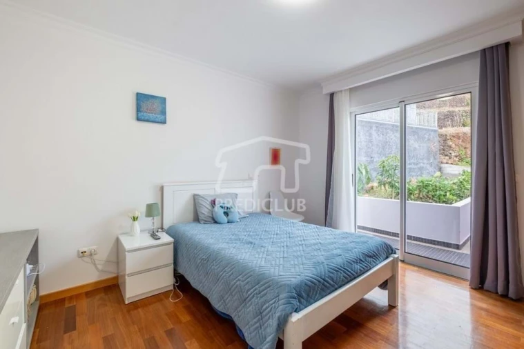 Moradia T5 para Venda em Arco da Calheta Foto 20