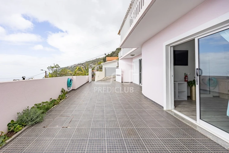 Moradia T5 para Venda em Arco da Calheta Foto 36