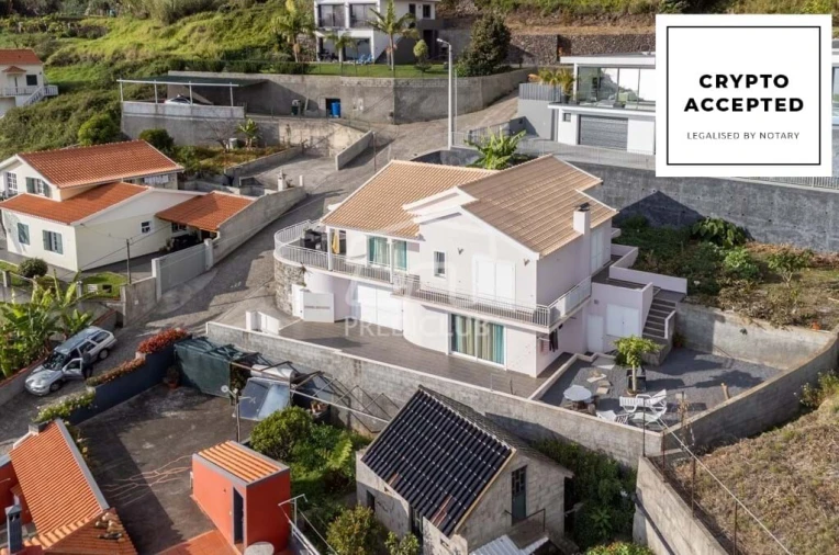 Moradia T5 para Venda em Arco da Calheta Foto 1