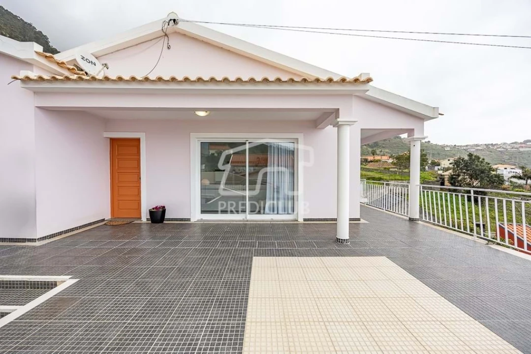 Moradia T5 para Venda em Arco da Calheta Foto 41