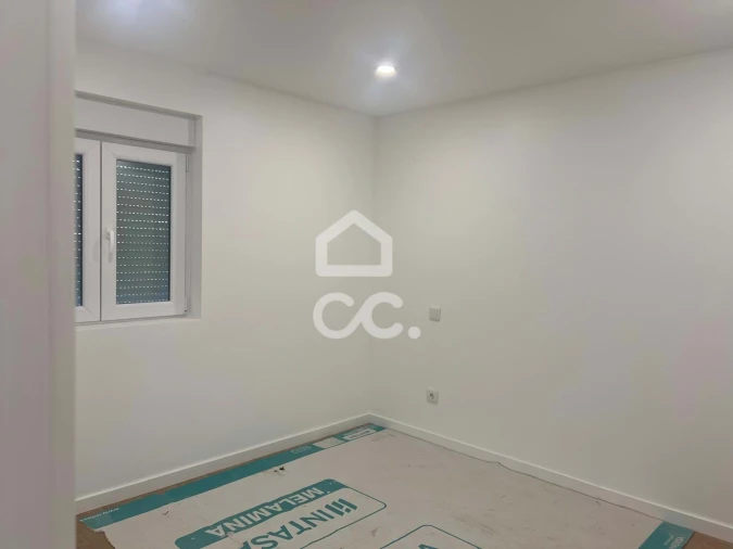 Moradia T2 para Venda em Mujães Foto 9