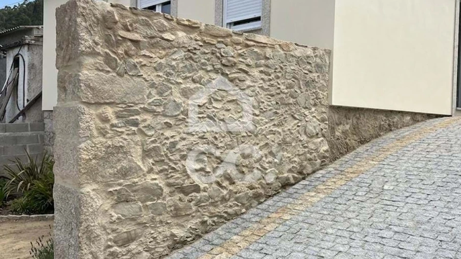 Moradia T2 para Venda em Mujães