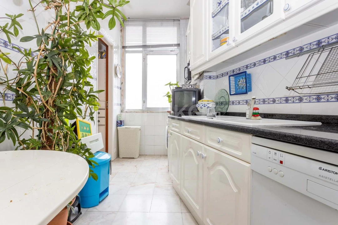 Apartamento T4 para Venda em Venteira Foto 13