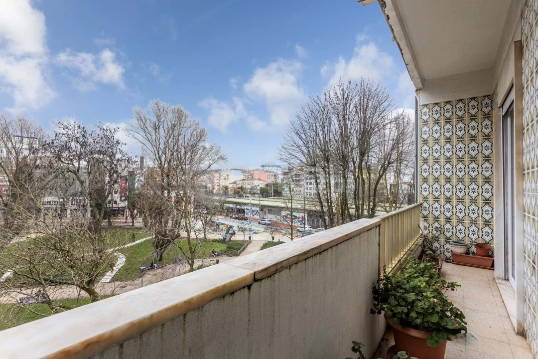 Apartamento T4 para Venda em Venteira Foto 6