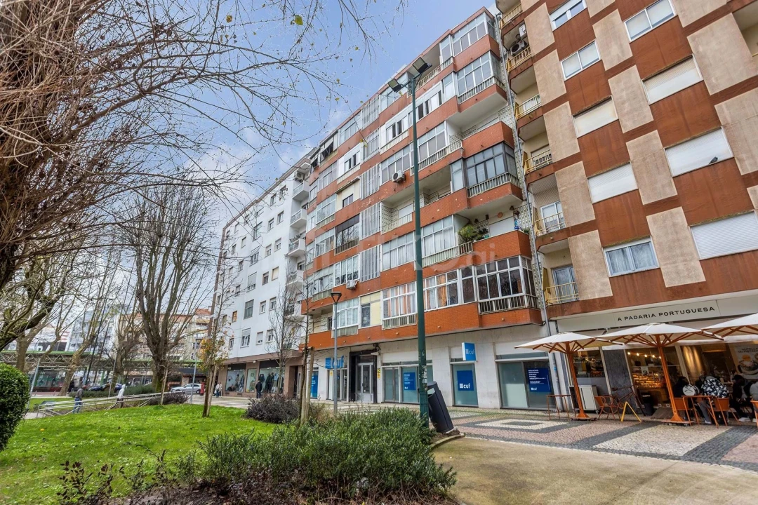 Apartamento T4 para Venda em Venteira Foto 2