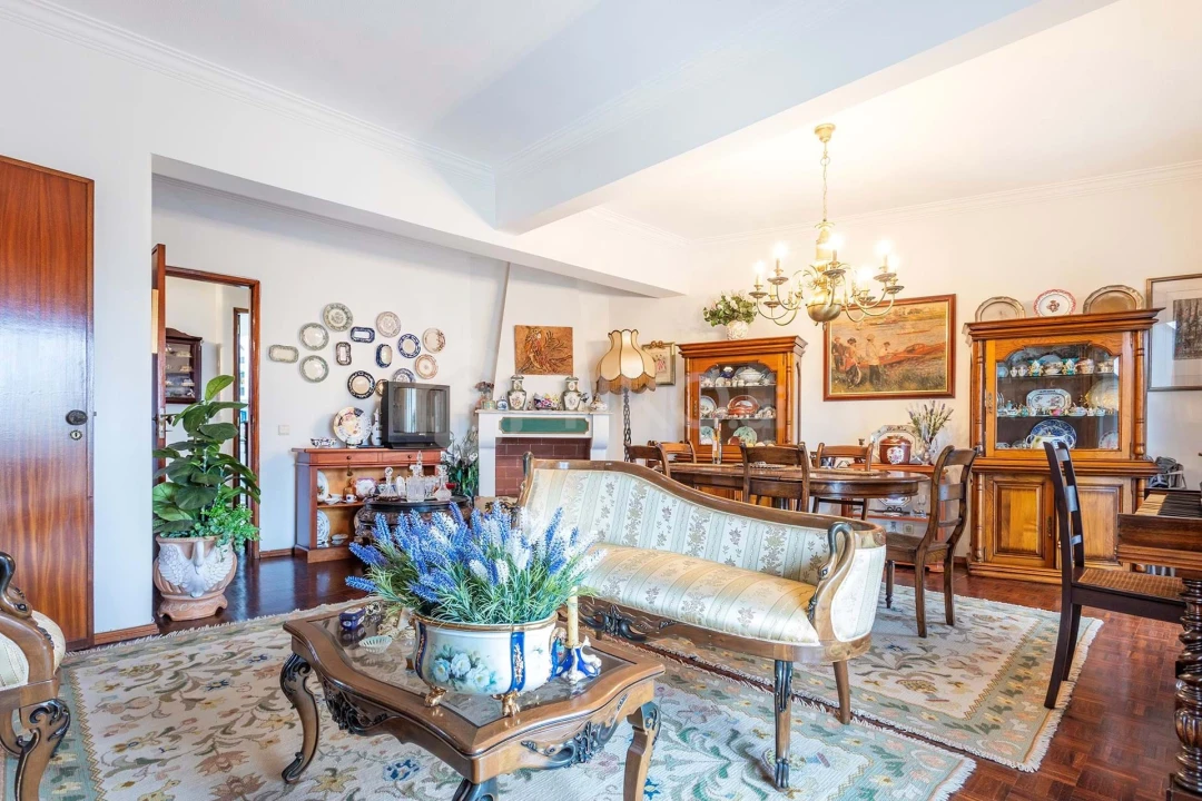 Apartamento T4 para Venda em Venteira Foto 8