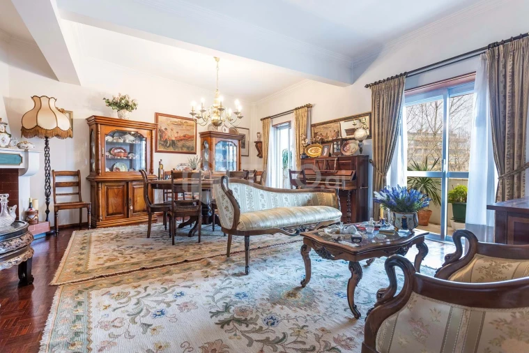 Apartamento T4 para Venda em Venteira