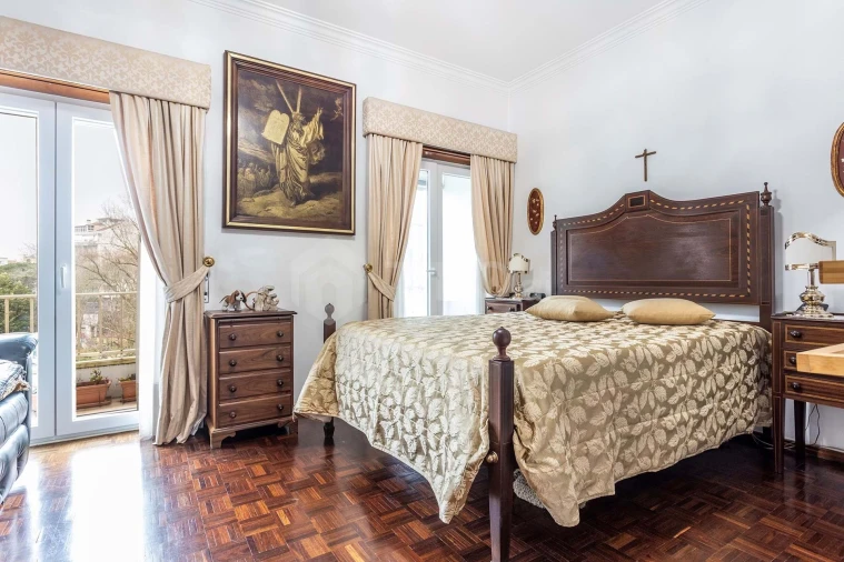 Apartamento T4 para Venda em Venteira Foto 15