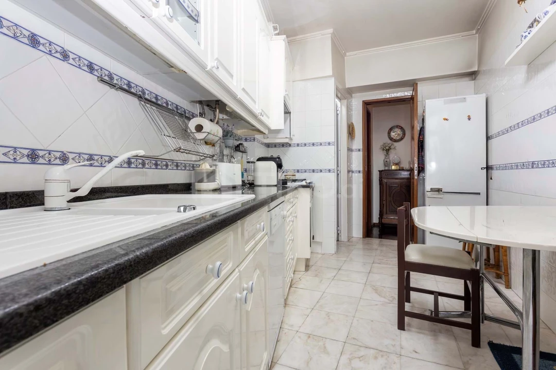 Apartamento T4 para Venda em Venteira Foto 14
