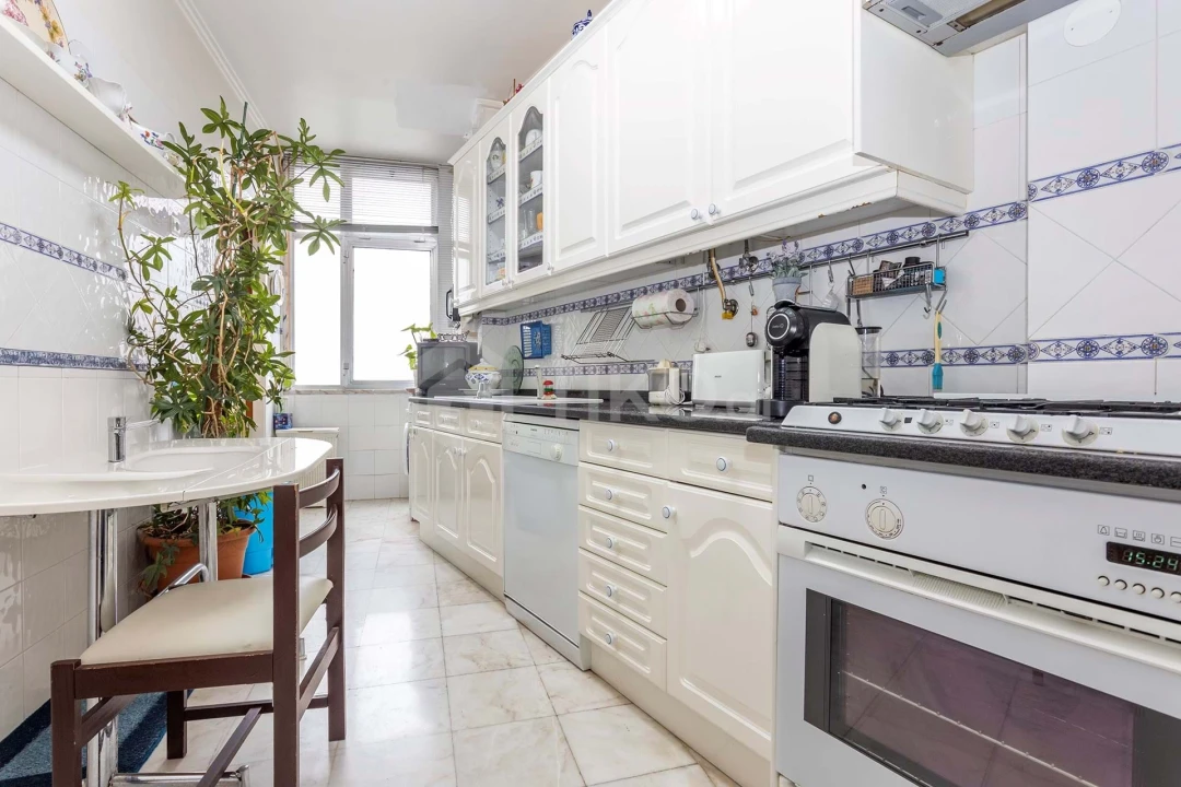 Apartamento T4 para Venda em Venteira Foto 10