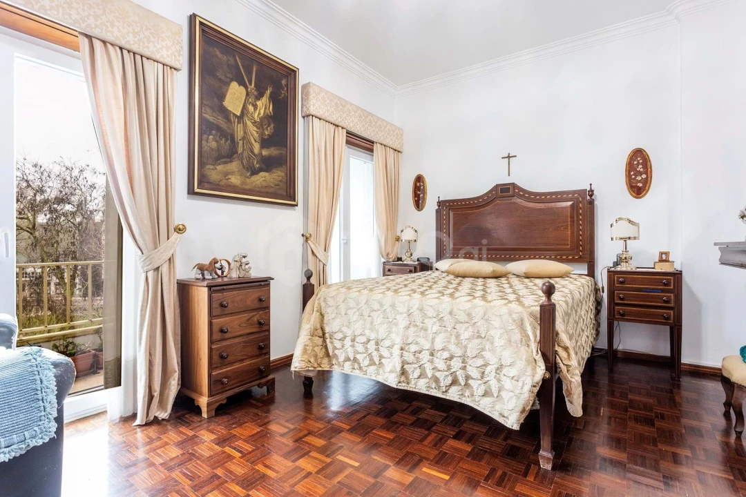 Apartamento T4 para Venda em Venteira Foto 16