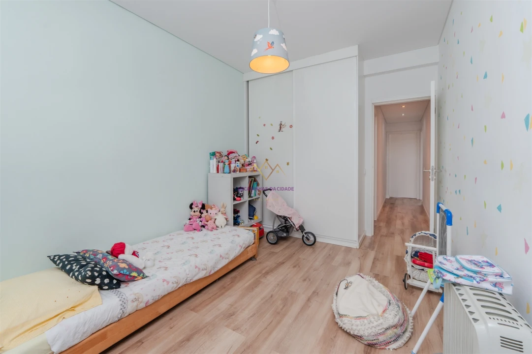 Apartamento T5 para Venda em Carnaxide e Queijas Foto 23