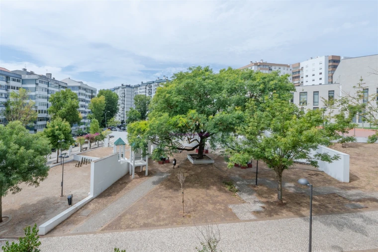 Apartamento T5 para Venda em Carnaxide e Queijas Foto 15