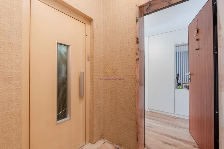 Apartamento T5 para Venda em Carnaxide e Queijas Foto 31