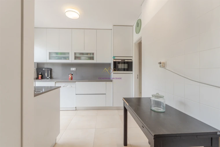 Apartamento T5 para Venda em Carnaxide e Queijas Foto 11