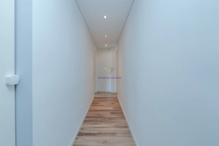 Apartamento T5 para Venda em Carnaxide e Queijas Foto 12