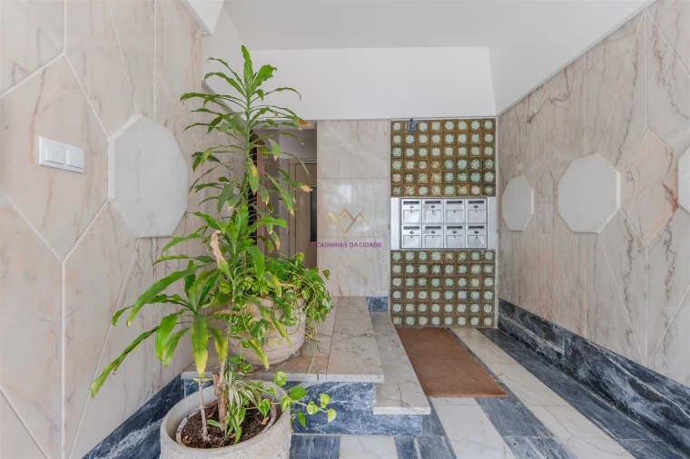 Apartamento T5 para Venda em Carnaxide e Queijas Foto 32