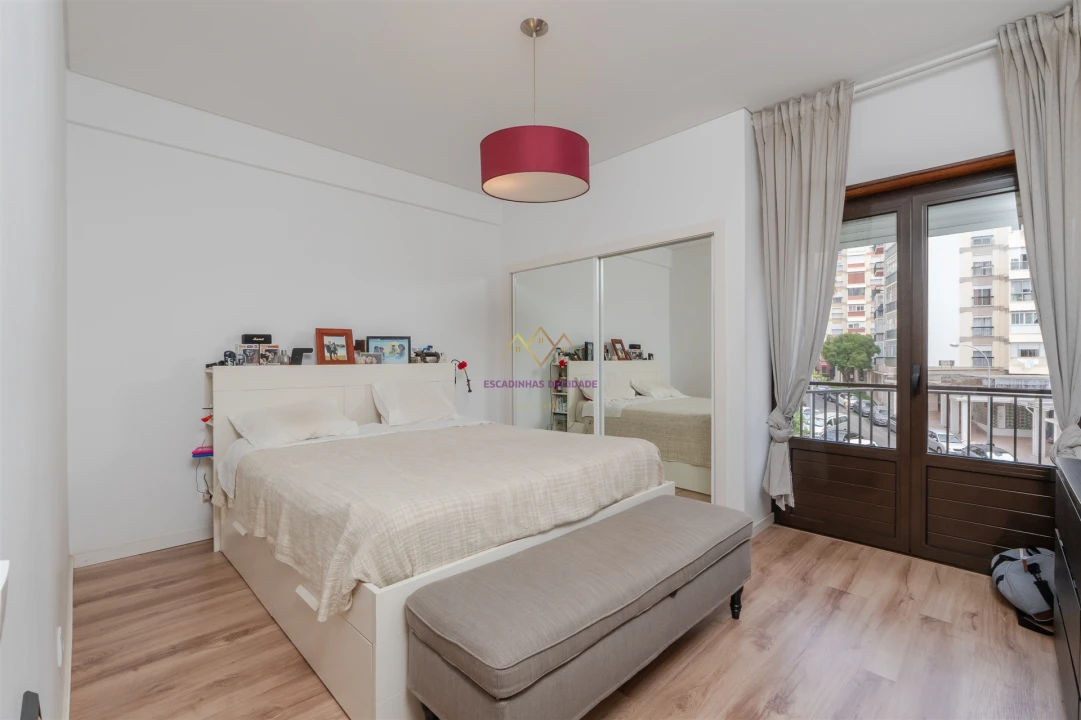 Apartamento T5 para Venda em Carnaxide e Queijas Foto 16