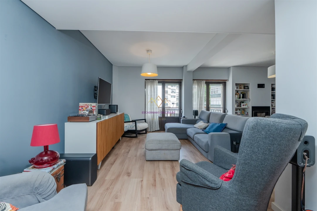 Apartamento T5 para Venda em Carnaxide e Queijas Foto 6