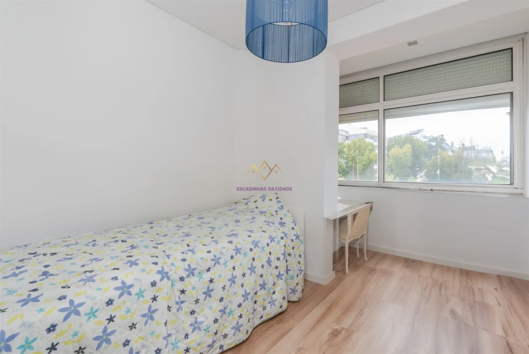 Apartamento T5 para Venda em Carnaxide e Queijas Foto 27