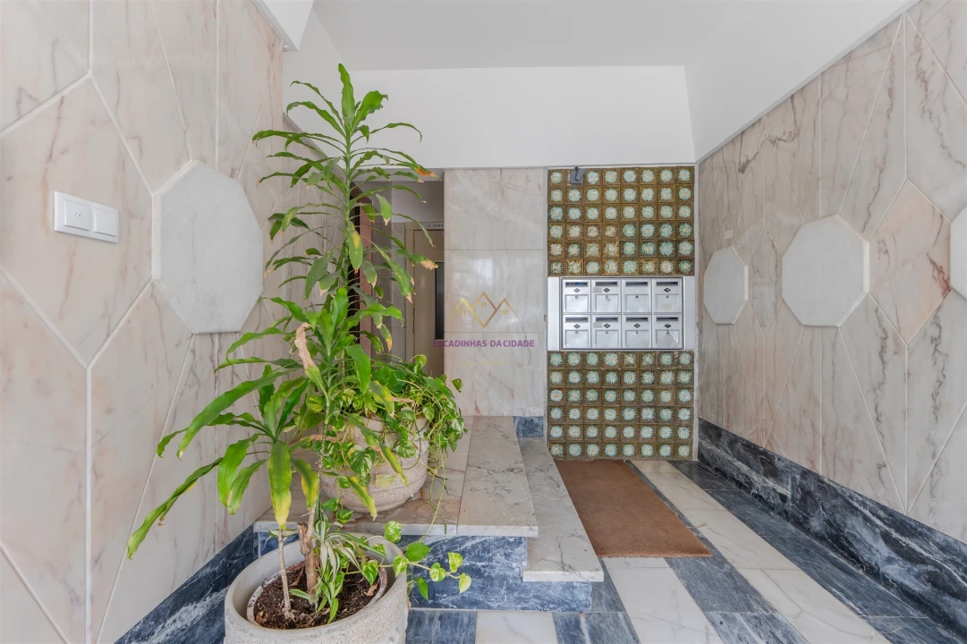 Apartamento T5 para Venda em Carnaxide e Queijas Foto 32