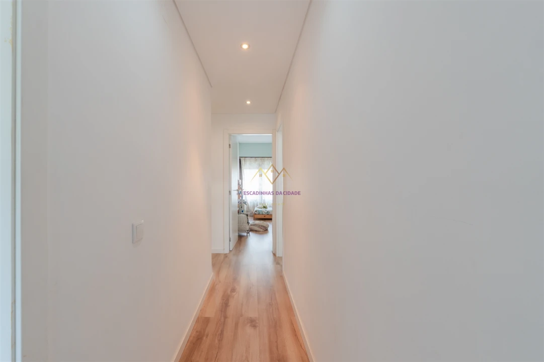 Apartamento T5 para Venda em Carnaxide e Queijas Foto 28