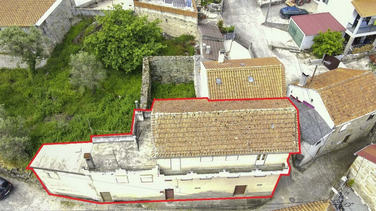 Moradia T4 para Venda em Rio Torto e Lagarinhos Foto 1