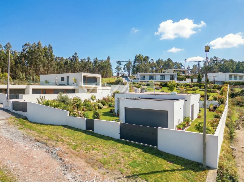 Moradia T3 para Venda em Lanhas Foto 4