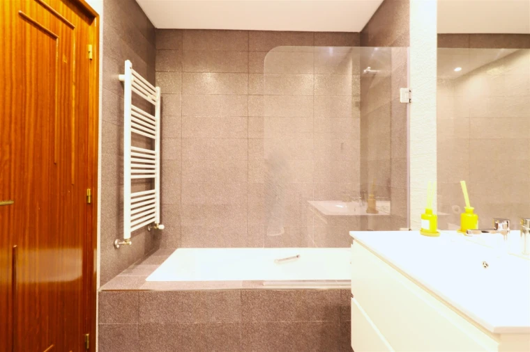 Apartamento T3 para Venda em Vila Nova de Famalicão e Calendário Foto 18