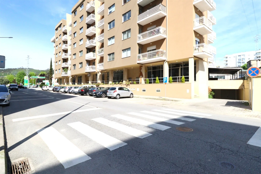 Apartamento T3 para Venda em Vila Nova de Famalicão e Calendário Foto 2