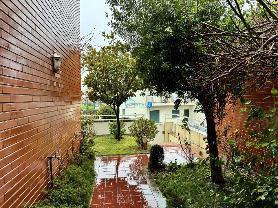 Moradia T4 para Venda em Nossa Senhora da Conceição, São Pedro e São Dinis Foto 4